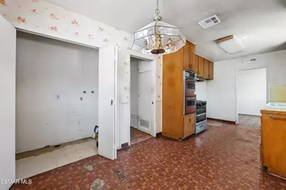 18954 Saticoy Street, Reseda, CA 91335 - Photo 13