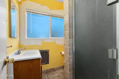 18954 Saticoy Street, Reseda, CA 91335 - Photo 25