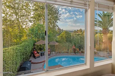 625 Galloping Hill Road, Simi Valley, CA 93065 - Photo 17