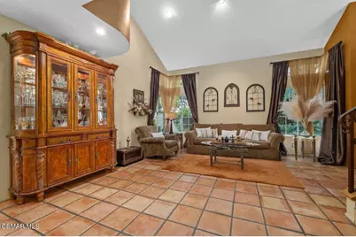 625 Galloping Hill Road, Simi Valley, CA 93065 - Photo 9