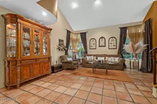 625 Galloping Hill Rd, Simi Valley, CA 93065 - Photo 9