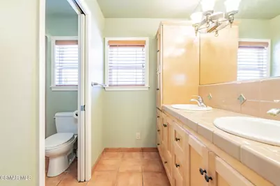 2527 Chandler Avenue, Simi Valley, CA 93065 - Photo 17