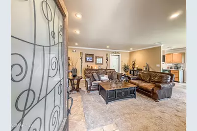 6203 Wisteria Street, Simi Valley, CA 93063 - Photo 3