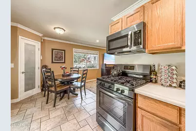 6203 Wisteria Street, Simi Valley, CA 93063 - Photo 13