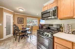 6203 Wisteria St, Simi Valley, CA 93063 - Photo 13