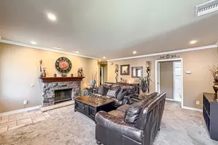 6203 Wisteria St, Simi Valley, CA 93063 - Photo 5