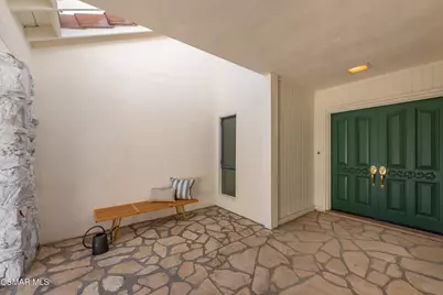 22421 Kearny Street, Calabasas, CA 91302 - Photo 3