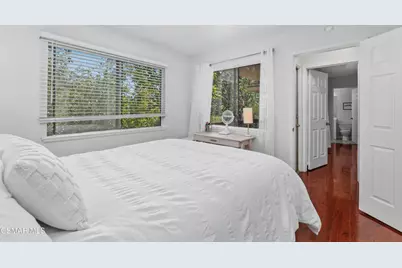 881 Warwick Avenue, Thousand Oaks, CA 91360 - Photo 21