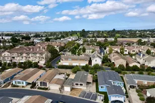 21 Poinsettia Gardens Dr, Ventura, CA 93004 - Photo 37