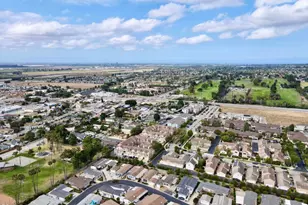 21 Poinsettia Gardens Dr, Ventura, CA 93004 - Photo 3