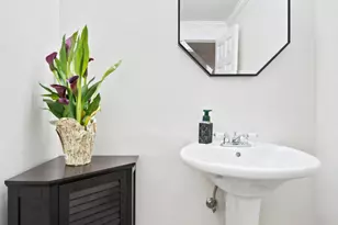 6767 Pheasant Ln, Oak Park, CA 91377 - Photo 5