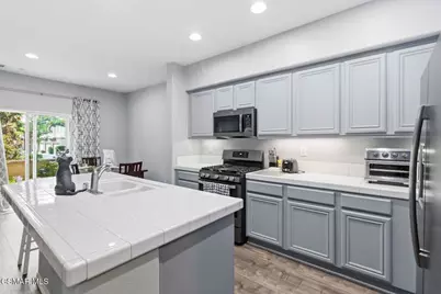 2632 Night Jasmine Drive, Simi Valley, CA 93065 - Photo 11