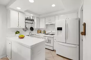697 Evergreen Ln, Port Hueneme, CA 93041 - Photo 9