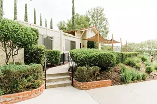 32355 Saddle Mountain Dr, Westlake Village, CA 91361 - Photo 3