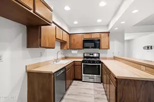 15258 Campus Park Dr, Moorpark, CA 93021 - Photo 13