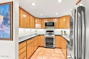 292 San Vincente Cir, Newbury Park, CA 91320 - Photo 3