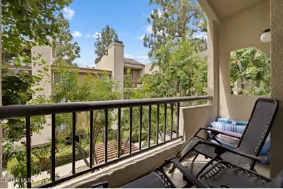 21400 Burbank Boulevard #306, Woodland Hills, CA 91367 - Photo 3