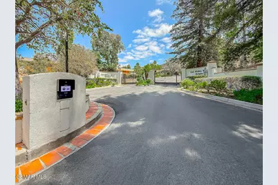 395 Sherwood Court, Thousand Oaks, CA 91361 - Photo 3