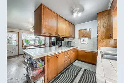 7455 Donna Avenue, Reseda, CA 91335 - Photo 21