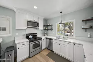 2094 Elizondo Ave, Simi Valley, CA 93065 - Photo 15