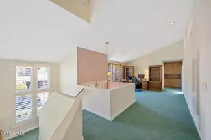 23056 Park Privado, Calabasas, CA 91302 - Photo 31