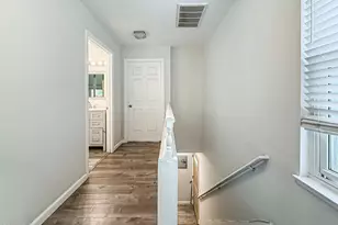7050 Shoup Ave, Canoga Park, CA 91303 - Photo 17