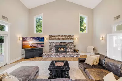 7169 Maria Drive, Moorpark, CA 93021 - Photo 17