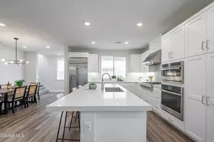 3073 Harrison Ln, Simi Valley, CA 93065 - Photo 9
