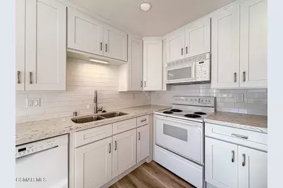 291 Sequoia Court #17, Thousand Oaks, CA 91360 - Photo 9