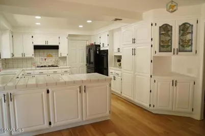 9725 Babbitt Avenue, Northridge, CA 91325 - Photo 7