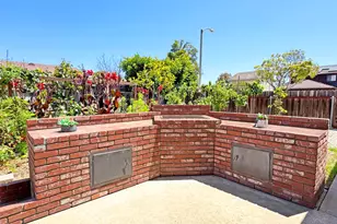2401 El Portal Way, Oxnard, CA 93035 - Photo 37
