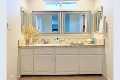 2401 El Portal Way, Oxnard, CA 93035 - Photo 23