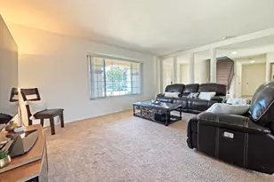 2401 El Portal Way, Oxnard, CA 93035 - Photo 5
