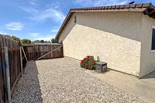 2401 El Portal Way, Oxnard, CA 93035 - Photo 45