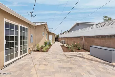 989 N Planetree Avenue, Simi Valley, CA 93065 - Photo 25