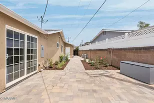 989 N Planetree Ave, Simi Valley, CA 93065 - Photo 25