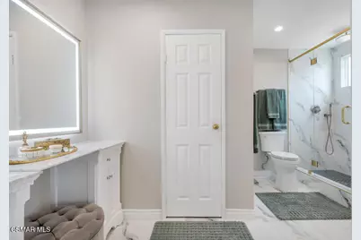 989 N Planetree Avenue, Simi Valley, CA 93065 - Photo 9
