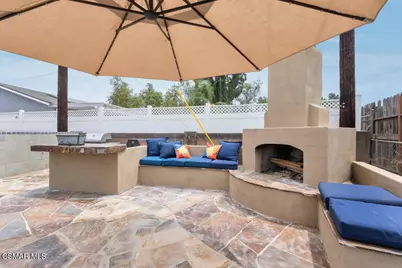 989 N Planetree Avenue, Simi Valley, CA 93065 - Photo 23