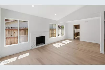 206 Cedar Heights Drive, Thousand Oaks, CA 91360 - Photo 3