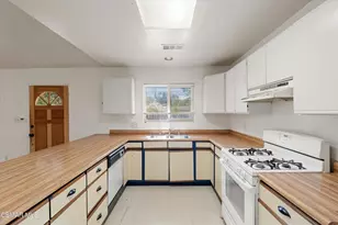 12306 El Oro Way, Granada Hills, CA 91344 - Photo 17