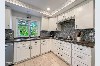 687 Stonebrook Street, Simi Valley, CA 93065 - Photo 25