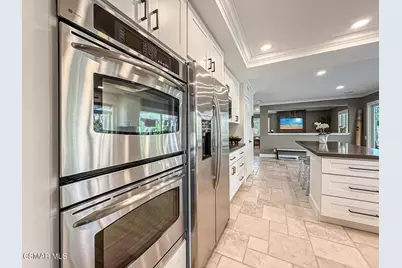 687 Stonebrook Street, Simi Valley, CA 93065 - Photo 25