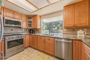 219 Meadow Mist Ct, Simi Valley, CA 93065 - Photo 19
