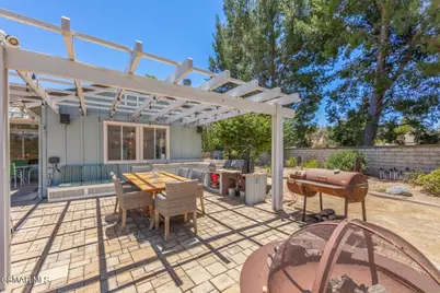 219 Meadow Mist Court, Simi Valley, CA 93065 - Photo 9