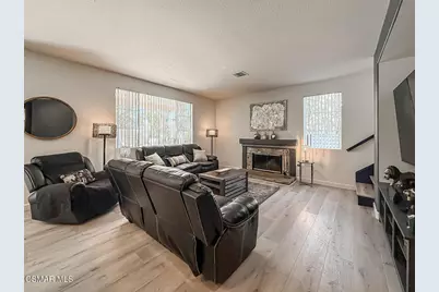 215 Southcrest Place, Simi Valley, CA 93065 - Photo 11