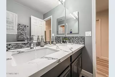 215 Southcrest Place, Simi Valley, CA 93065 - Photo 41
