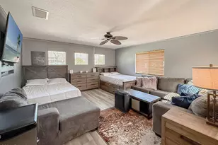 215 Southcrest Pl, Simi Valley, CA 93065 - Photo 51