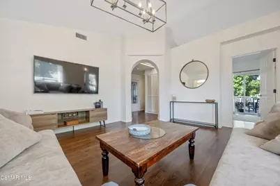 275 Ridgeton Lane #B, Simi Valley, CA 93065 - Photo 11