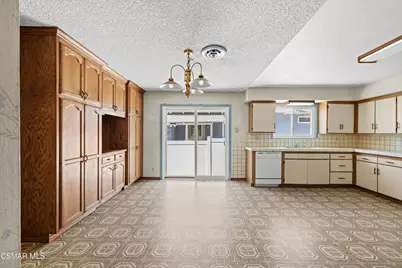 727 Brossard Drive, Thousand Oaks, CA 91360 - Photo 9