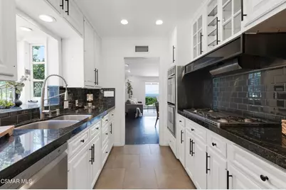 22438 Venido Road, Woodland Hills, CA 91364 - Photo 7